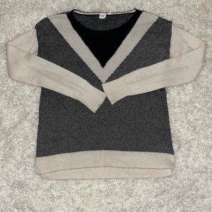 BLACK WHITE GAP sweater S/M